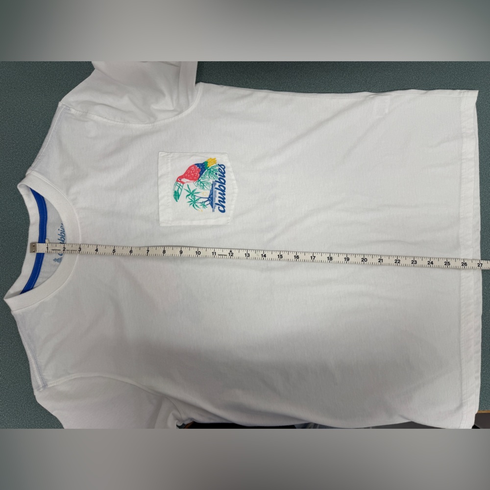 Chubbies “Skys Out Thighs Out” Tropical Graphic Pocket T-Shirt Medium - Picture 7 of 8